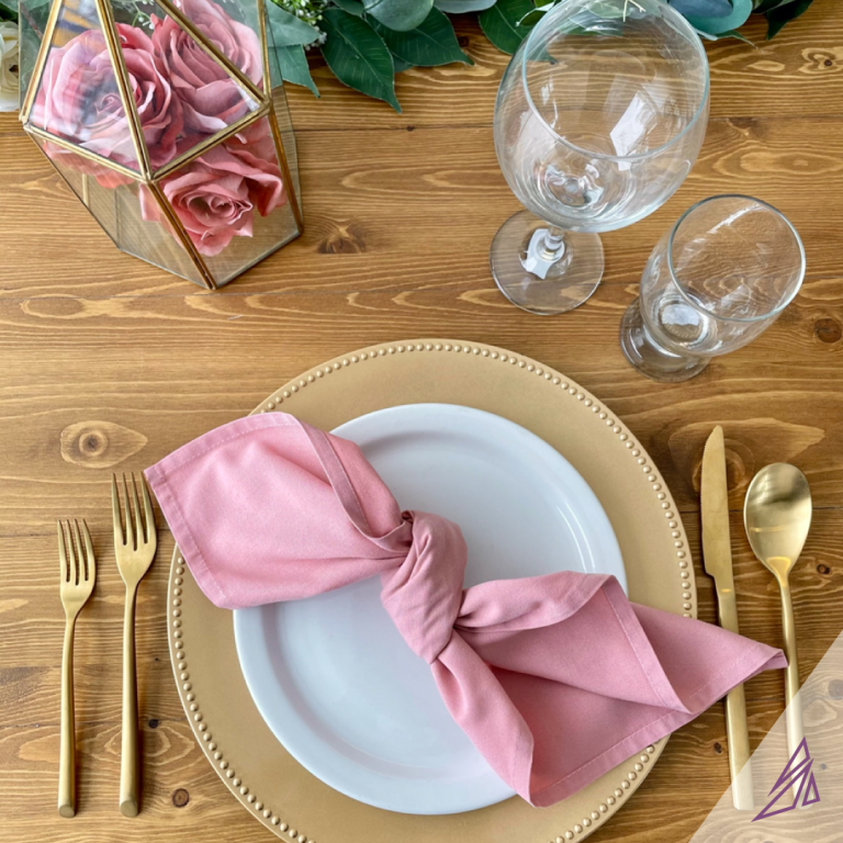 Read more about the article 3 Easy DIY Napkin Folds
